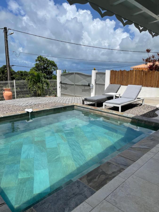 Les Appart Villa Sunbay Caraibes Avec Piscine Privative Vue Mer Et Montagne Le François Eksteriør billede